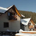 Гостевой дом Family еко номери та будинки Яблоница