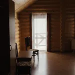 Family еко номери та будинки Яблоница