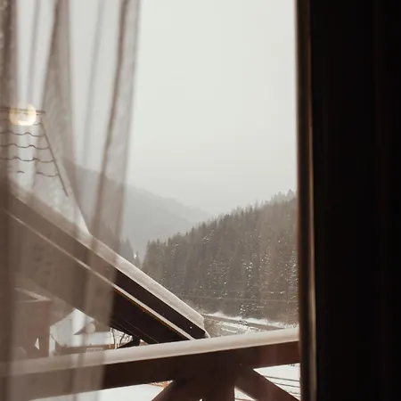 Family еко номери та будинки 3* Jablunytsja