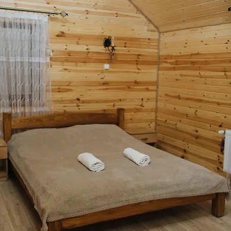 Family еко номери та будинки 3*