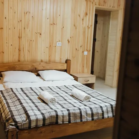 Family еко номери та будинки Pensionat