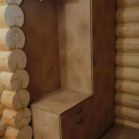 Family еко номери та будинки 3*