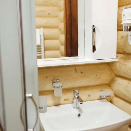 Family еко номери та будинки Gasthuis Yablunytsia