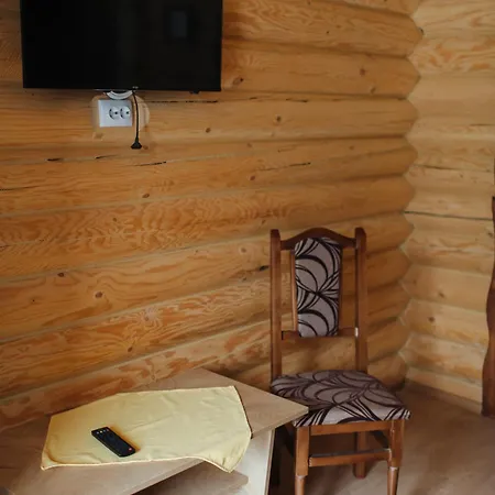 Gasthuis Family еко номери та будинки Yablunytsia