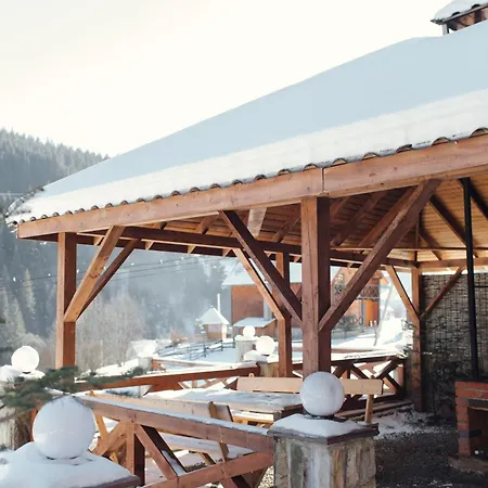 Pensionat Family еко номери та будинки Jablunytsja