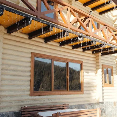 Family еко номери та будинки 3*