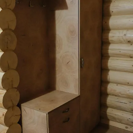 Family еко номери та будинки 3*