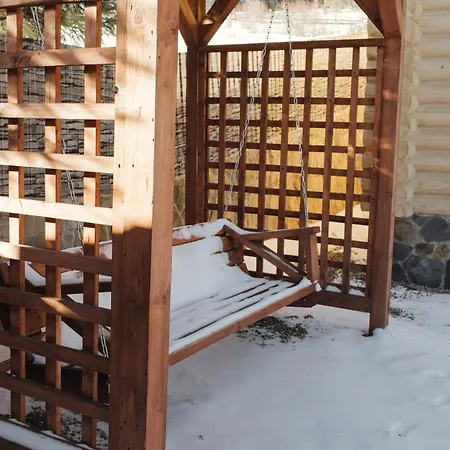 Family еко номери та будинки يابلونيتسيا