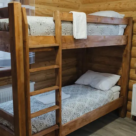 Family еко номери та будинки 3* Jablunytsja