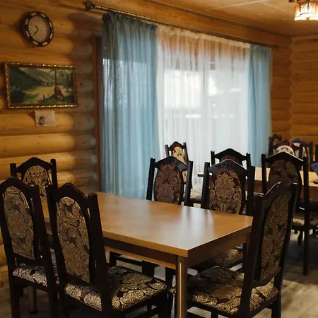 Family еко номери та будинки 3*