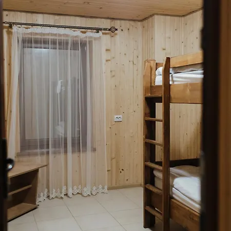 Family еко номери та будинки Pensionat