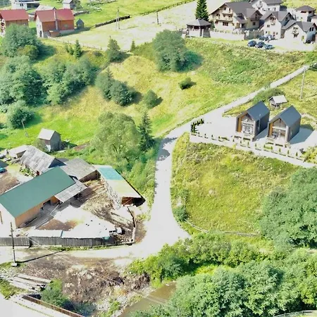 Family еко номери та будинки 3* Yablunytsia