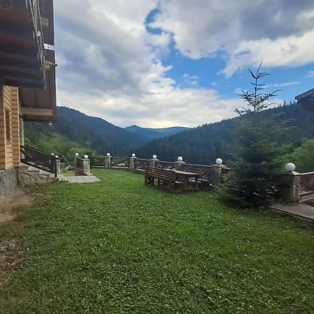 Family еко номери та будинки 3*