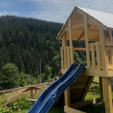 Family еко номери та будинки 3* Yablunytsya