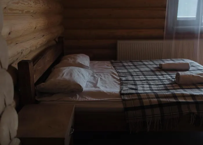 Family еко номери та будинки Pensión Yablunytsya